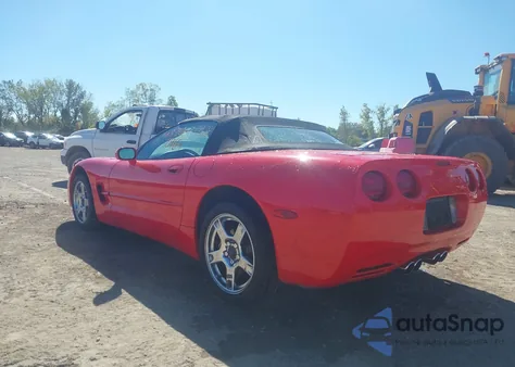 1999 Chevrolet Corvette z USA, uszkodzony, nr VIN 1G1YY32G8X5103177